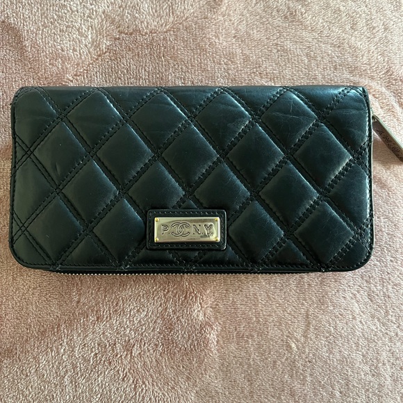 Chanel Wallet - Picture 1 of 11